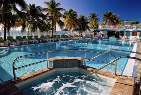 Alberca al aire libre 