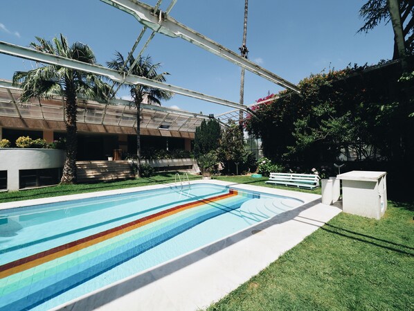 Seasonal outdoor pool