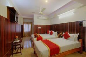 Luxury Triple Room | Premium bedding, pillow-top beds, rollaway beds, free WiFi - Hotel Sai Vishram (Bengaluru)