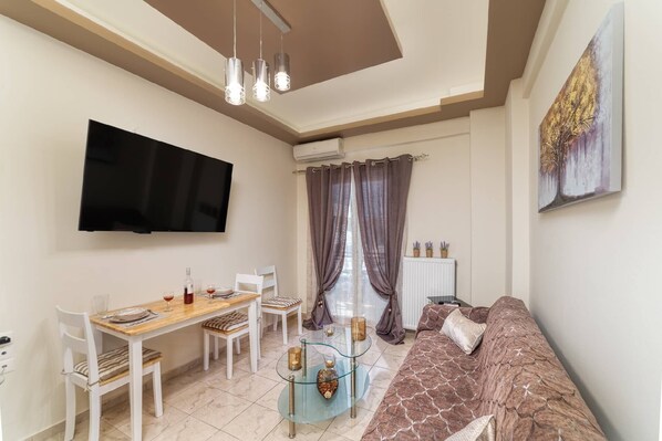 Smart TV, offices - Blue Boutique Apts (Gazi, Amoudara)
