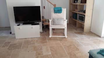 Tv, bøger, stereoanlæg