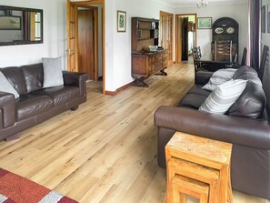 TV, fireplace - 3 bedroom accommodation in Grantshouse, near Duns (Grantshouse, near Duns)