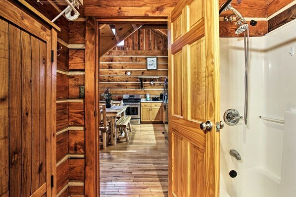 Cabin, Multiple Beds, Hot Tub | Bathroom