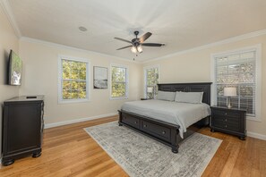 7 bedrooms, free WiFi, bed sheets