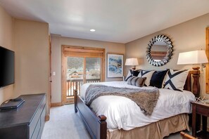 Room - KBM Resorts | Private Home | Split AC in living room | Walk to Town and to Ski Access, Hot Tub and Fire Pit! PNF-860 (Park City)