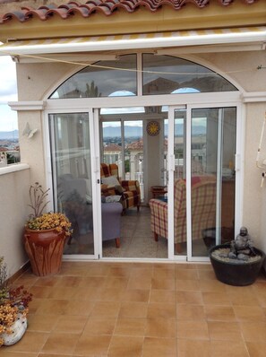 Exterior detail - Fully licensed 3 bedroom 2 bathroom detached villa with private pool . (Benimar rojales)