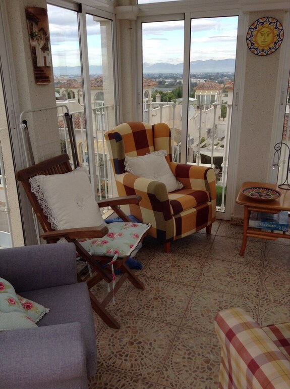 Fully Licensed 2 Bedroom 2 Bathroom Detached Villa With Private Pool . - Rojales