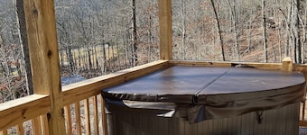 Mountain Views, Fire Pit, Minutes From Downtown Asheville