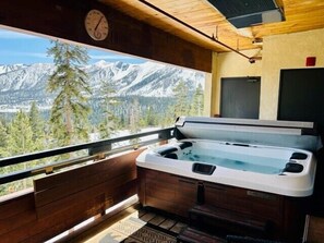 Indoor spa tub