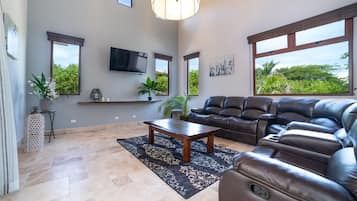 House, Multiple Beds (Casa Bonita Beach) | Living room