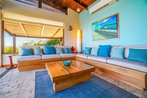 House, Multiple Beds (Casa Ventana) | Living room