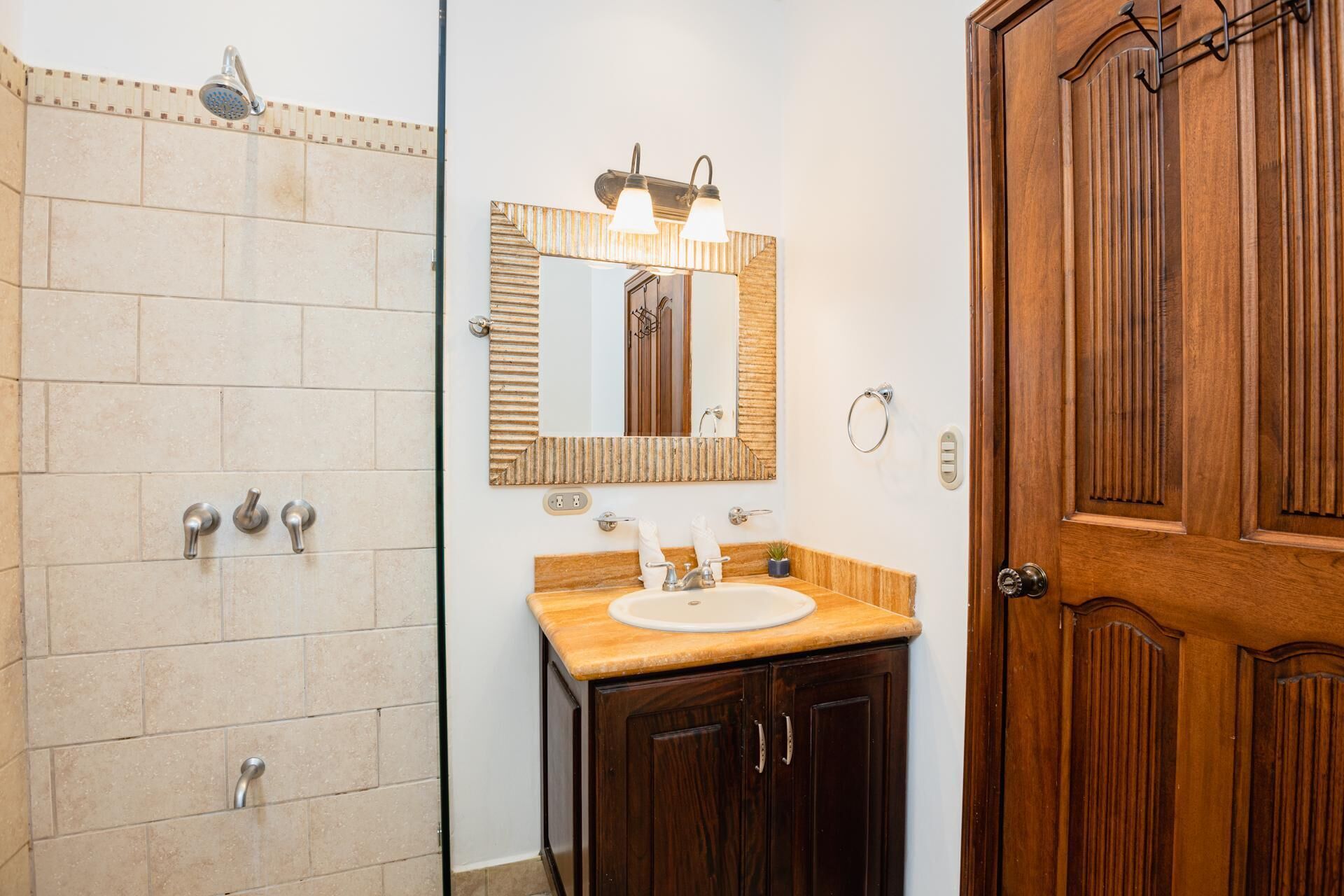 Lägenhet - 2 queensize-sängar (Villa Paloma) | Badrum