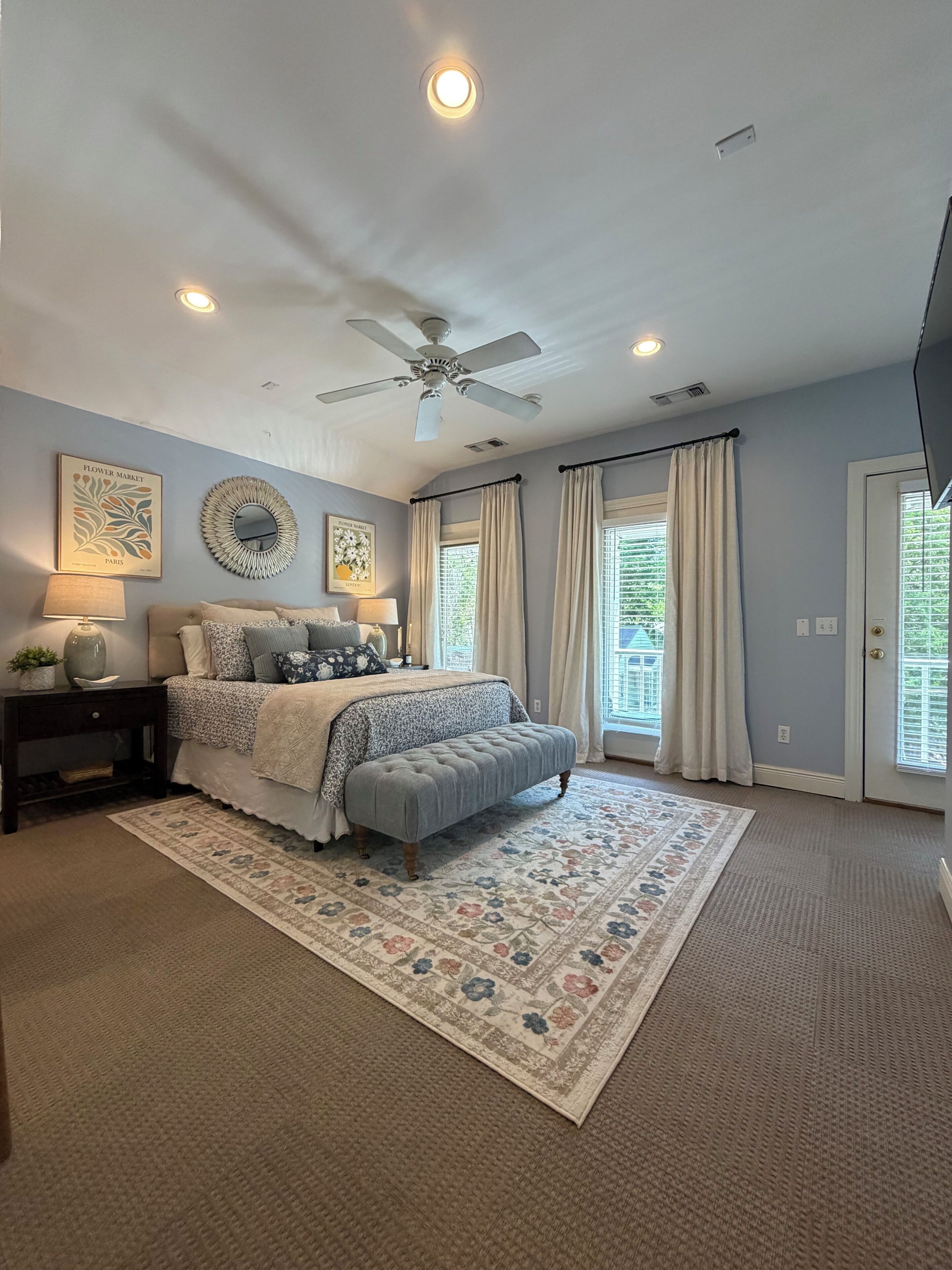 3 bedrooms, WiFi (free), bed sheets