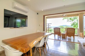 House, Multiple Beds (Las Mareas Villa 1) | Private kitchen