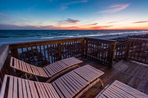 Property grounds - Gulf Front 4 Bedroom 4 bath Private Heated Pool, Private Beach Access.  (Miramar Beach)