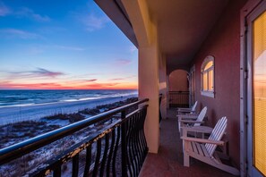 Property grounds - Gulf Front 4 Bedroom 4 bath Private Heated Pool, Private Beach Access.  (Miramar Beach)