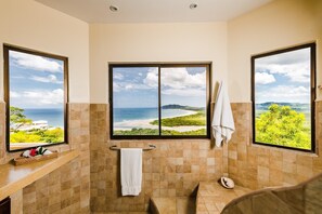 Casa, varias camas (Casa Xanadu) | Baño | Shampoo 