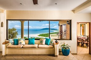 House, Multiple Beds (Casa Xanadu) | Living room