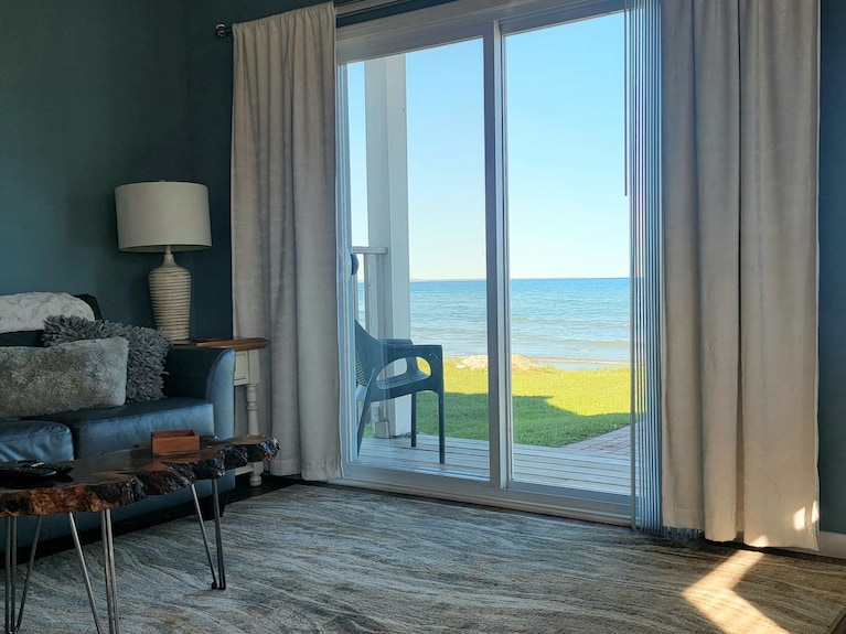 Islands View Condo- Waterfront - St. Ignace, MI