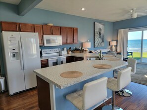 Fridge, microwave, oven, stovetop - Islands View Condo- Waterfront (Saint Ignace)