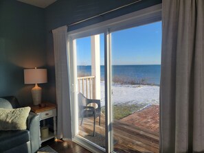 Interior - Islands View Condo- Waterfront (Saint Ignace)