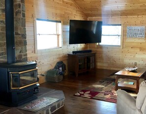 Interior - The Chalet on Private Lake (Atlantic Mine)