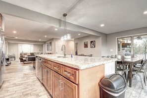 Interior - ScottsdaleStays 9BDM Million+ Estate-300K Pool & Pickleball-Summer Specials! (Phoenix)