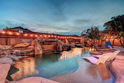 Scottsdalestays 9 BDRM Million+Estate w/Crazy 300K 7 Waterfall Pool-Sportscourts