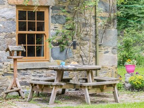 Outdoor dining - A beautiful former estate cottage, awash with character, nestling within its own ancient woodland. (Aberfeldy)