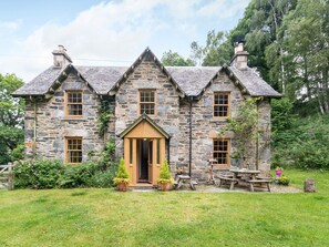 Exterior - A beautiful former estate cottage, awash with character, nestling within its own ancient woodland. (Aberfeldy)