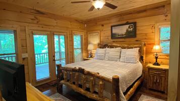 5 chambres, bureau, fer et planche à repasser, lit parapluie