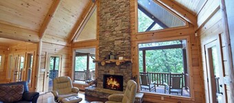 Mountain Lakefront Log Cabin on Lake Nottely in Blairsville and near Blue Ridge