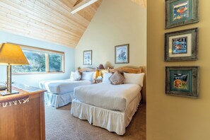 House (4 Bedrooms) | Exterior