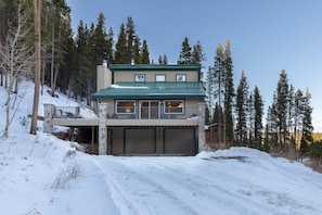 Maison, 5 chambres | Extérieur