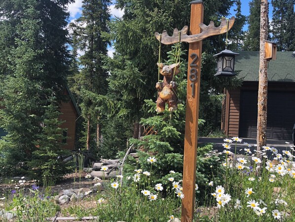 House (3 Bedrooms) | Exterior