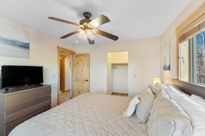 Villa (3 Bedrooms) | Property amenity - 241 North Side Circle, Unit A by Summit County Mountain Retreats (Silverthorne)