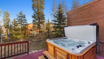 Villa (3 Bedrooms) | Exterior