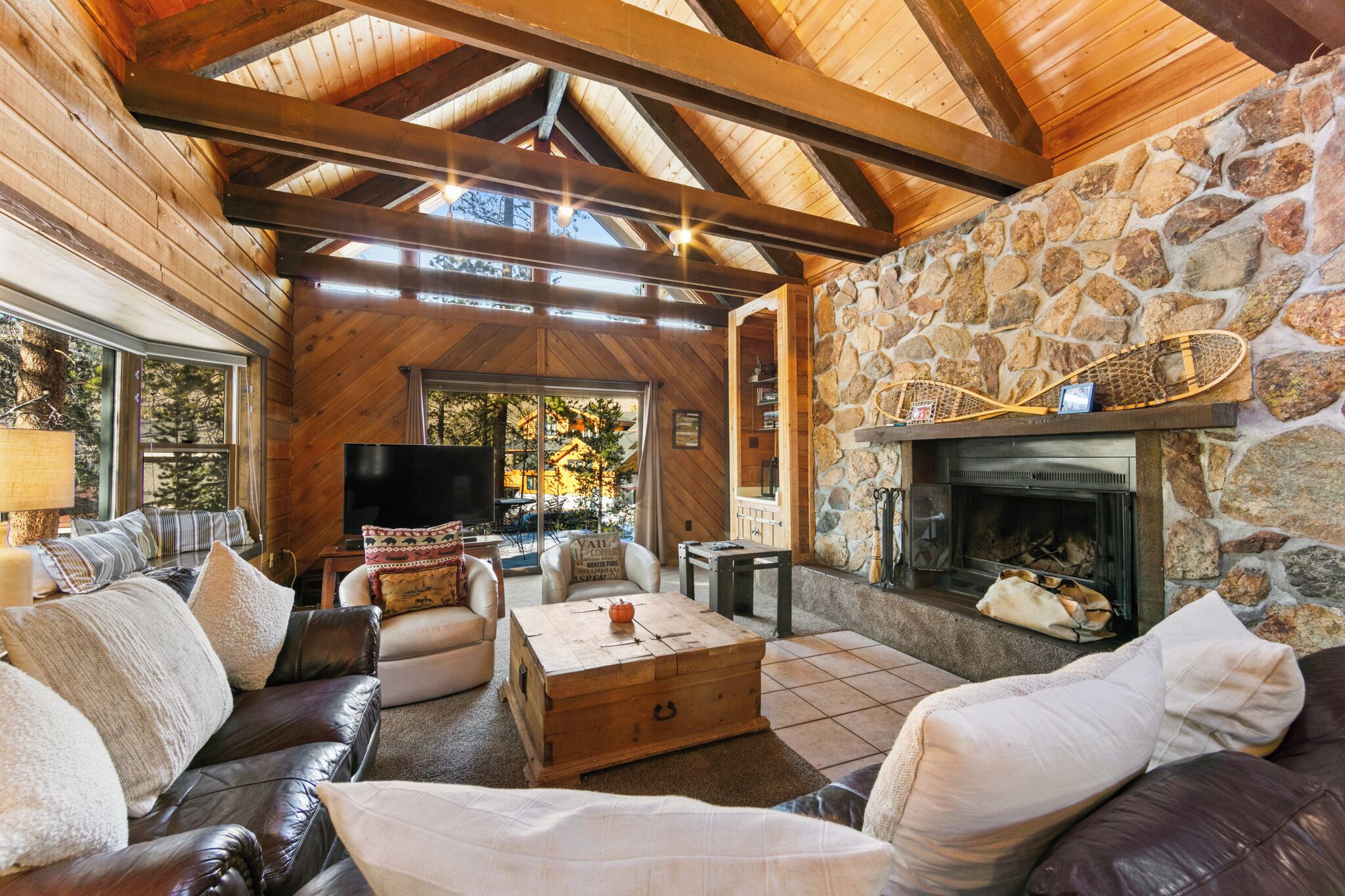 منزل (5 Bedrooms) | المنشأة من الخارج