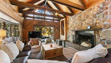 House (5 Bedrooms) | Exterior