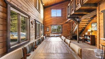 House (5 Bedrooms) | Exterior