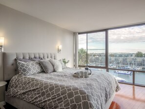 2 Schlafzimmer, Schreibtisch, Bügeleisen/Bügelbrett, kostenloses WLAN