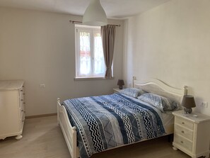 5 chambres, bureau, fer et planche à repasser, Wi-Fi gratuit