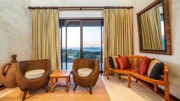 Condo, Multiple Beds (Villa Sahalee) | Living area