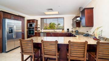 Condo, Multiple Beds (Villa Sahalee) | Private kitchen