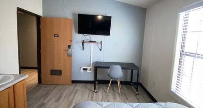 Workforce Lodge, quiet location, High- Speed WiFi via Fiber Optic Cable -100 Mp