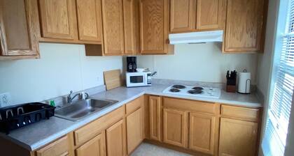 Workforce Lodge, quiet location, High- Speed WiFi via Fiber Optic Cable -100 Mp