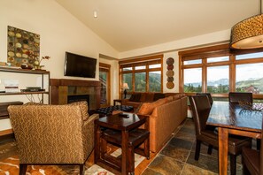 Apartment, 3 Schlafzimmer | Wohnzimmer