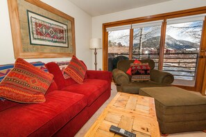 Condo, 2 Bedrooms | Living room