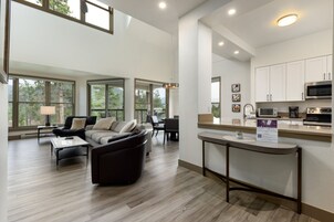 Íbúð - 3 svefnherbergi | Stofa