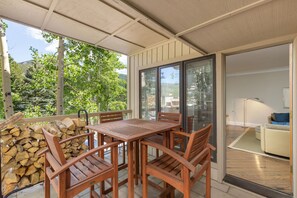 Balcony - Chateaux Dumont #2716 (Keystone)